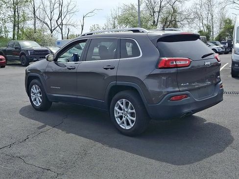 Used 2018 Jeep Cherokee Latitude Plus AWD/4WD image 9