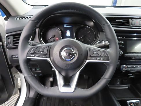 Used 2017 Nissan Rogue SV AWD/4WD image 37