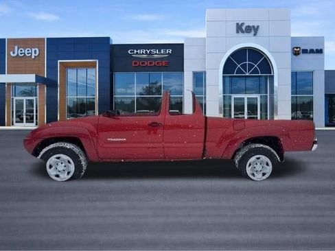 Used 2011 Toyota Tacoma 4x4 Access Cab w/ SR5 Pkg #2 image 2