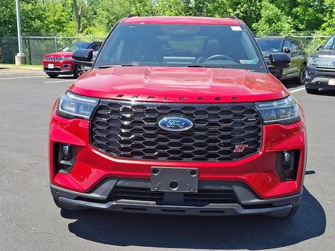 Used 2025 Ford Explorer ST AWD/4WD image 3