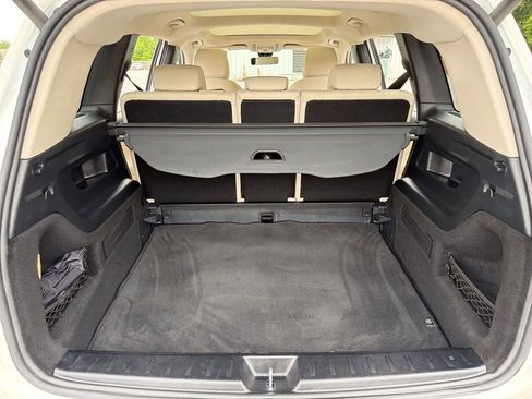 Used 2023 Mercedes-Benz GLB 250 w/ Premium Package image 33