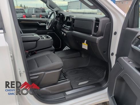 New 2025 GMC Sierra 1500 SLE image 20