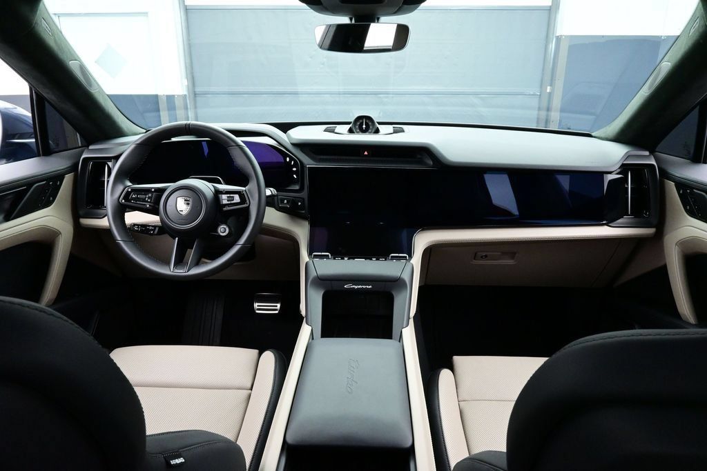 Certified 2026 Porsche Cayenne Turbo AWD/4WD image 20