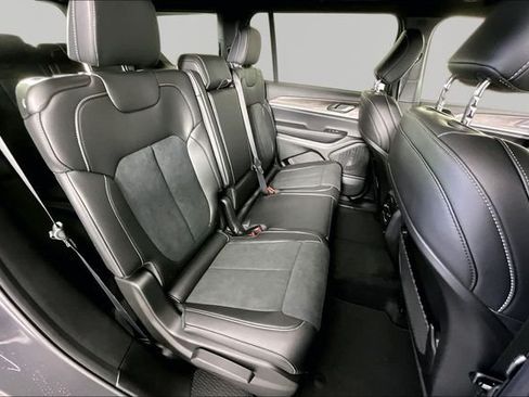 New 2026 Jeep Grand Cherokee L 4WD image 11