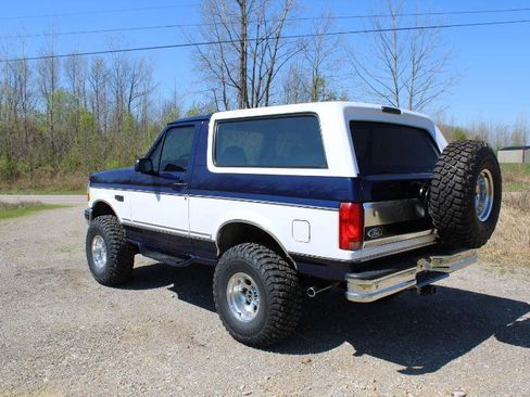 Used 1994 Ford Bronco XLT image 7