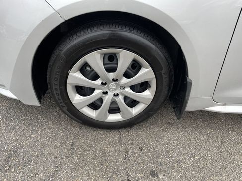 Used 2024 Toyota Corolla LE image 9