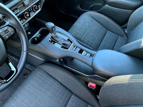 Certified 2026 Honda HR-V Sport image 18