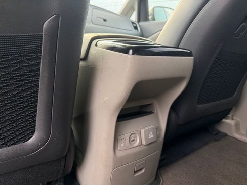 Used 2015 Kia Sedona SX FWD image 27