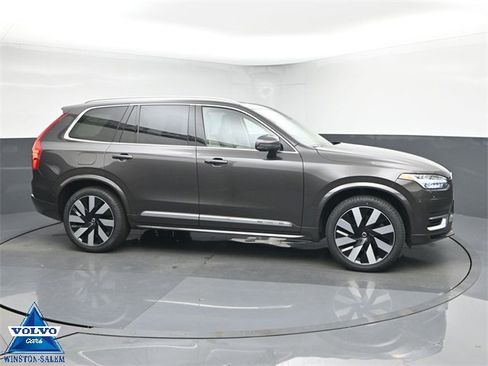 Used 2024 Volvo XC90 T8 Ultimate w/ Lounge Package image 1