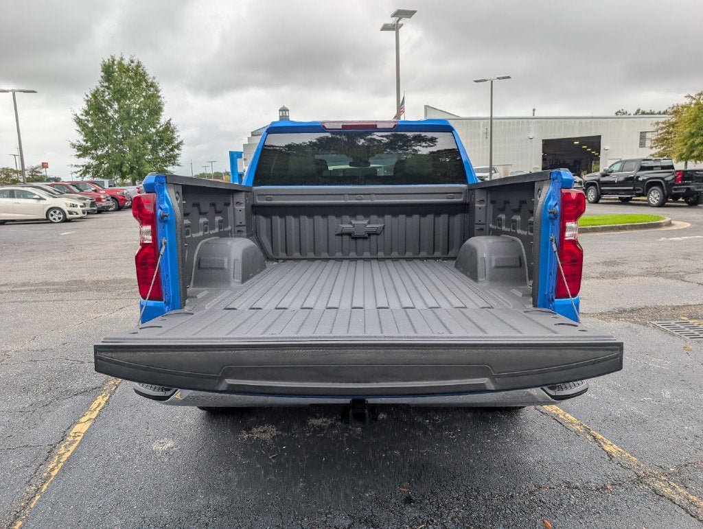 Used 2025 Chevrolet Silverado 1500 LT w/ Protection Package AWD/4WD image 5