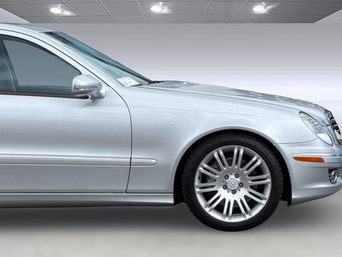 Used 2007 Mercedes-Benz E 350 Sedan image 32