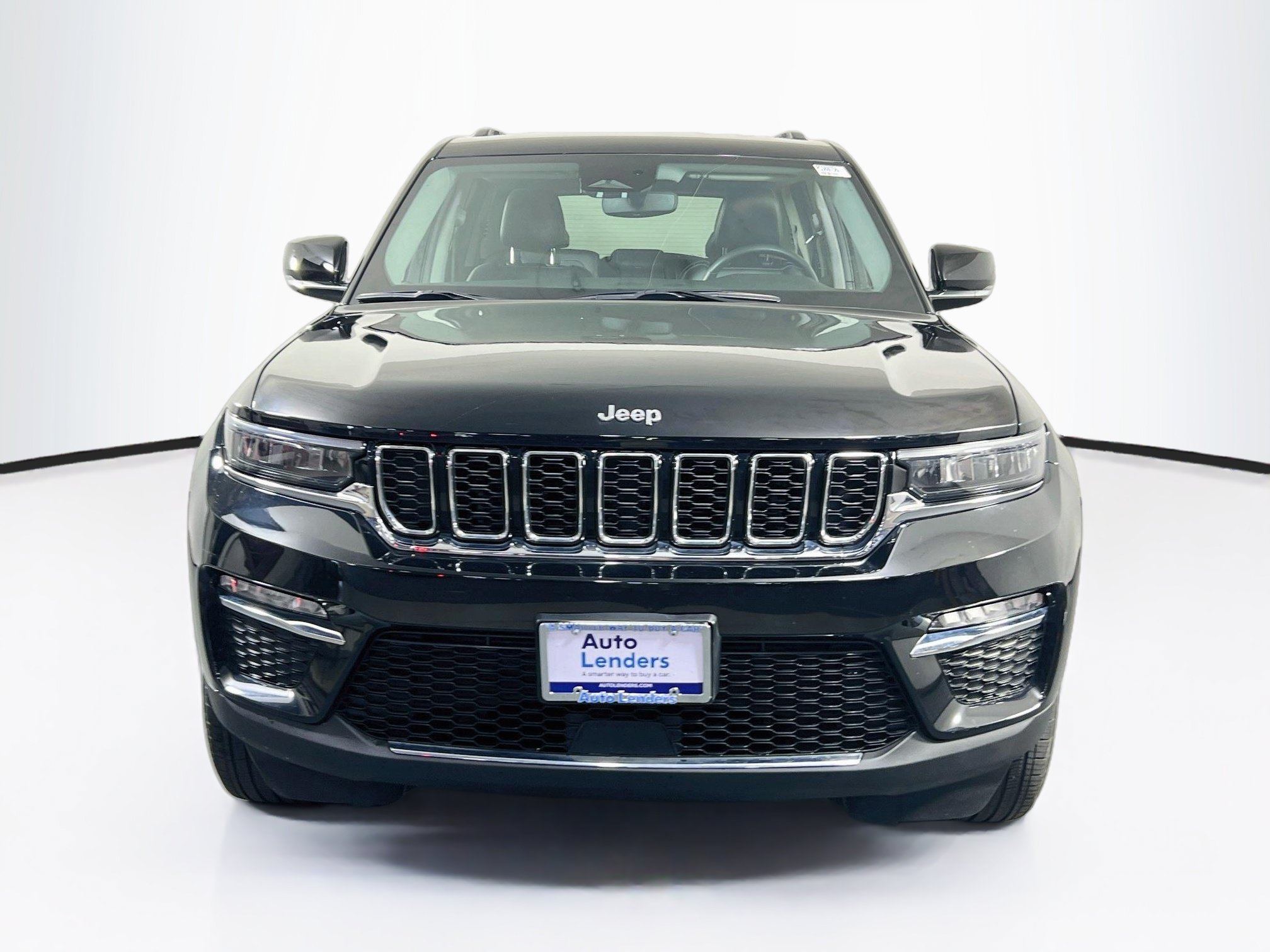 Used 2023 Jeep Grand Cherokee Limited AWD/4WD image 2