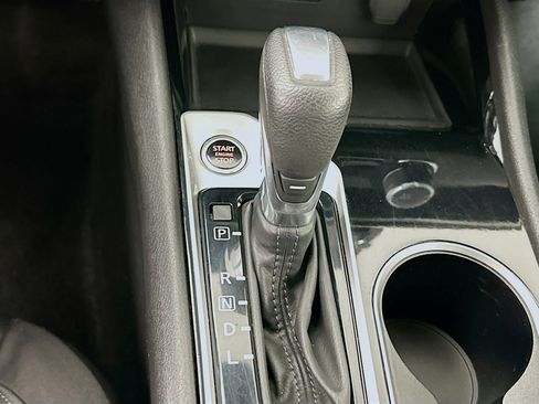 Used 2024 Nissan Altima 2.5 SV image 23