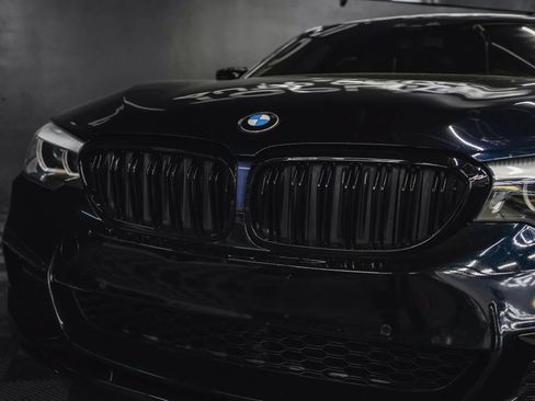 Used 2019 BMW 530i xDrive w/ M Sport Package AWD/4WD image 4