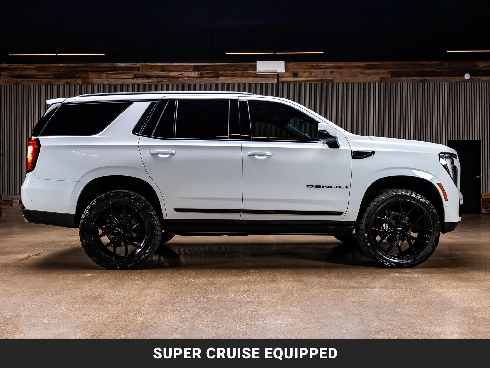 Used 2026 GMC Yukon Denali Ultimate w/ LPO, Floor Liner Package AWD/4WD image 11