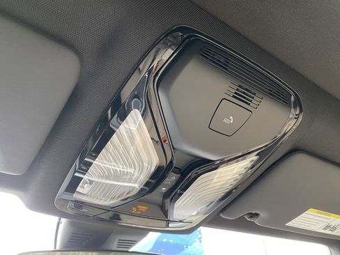 Used 2019 BMW 330i Sedan w/ Convenience Package image 23