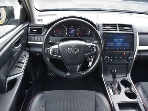 Used 2016 Toyota Camry SE FWD image 22