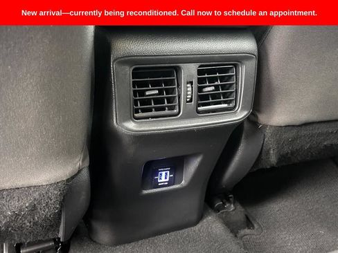 Used 2022 Toyota RAV4 LE AWD/4WD image 27