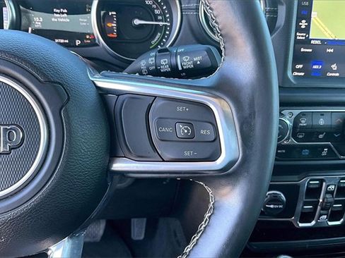 Used 2022 Jeep Wrangler Unlimited Sahara w/ Cold Weather Group image 10