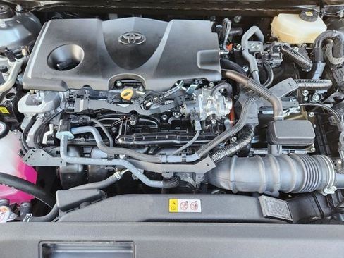 Used 2025 Toyota Camry XLE image 32