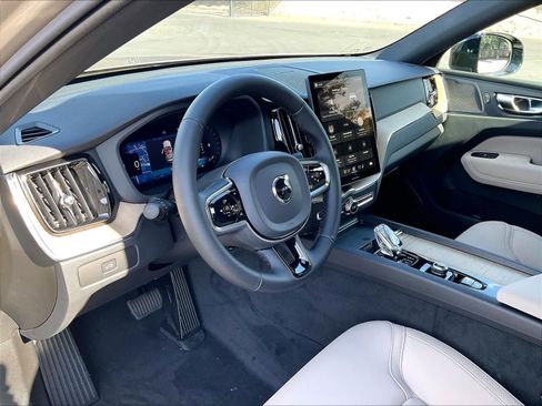 New 2027 Volvo XC60 B5 Plus AWD/4WD image 8