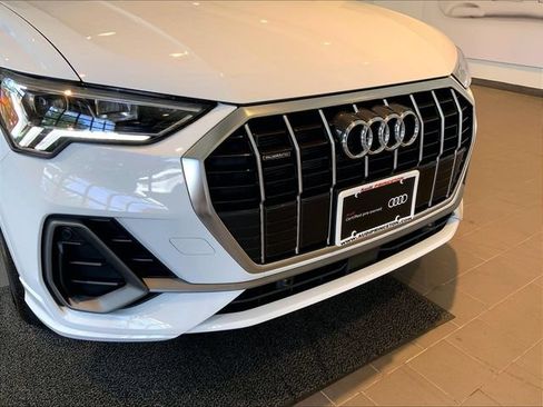 Used 2025 Audi Q3 2.0T Premium w/ Convenience Package AWD/4WD image 30