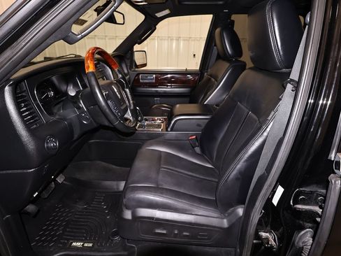 Used 2017 Lincoln Navigator L Select AWD/4WD image 12