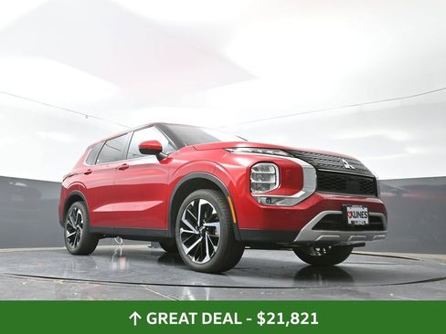 Used 2024 Mitsubishi Outlander SE image 53