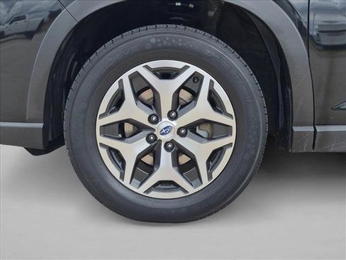 Used 2023 Subaru Forester Premium AWD/4WD image 24