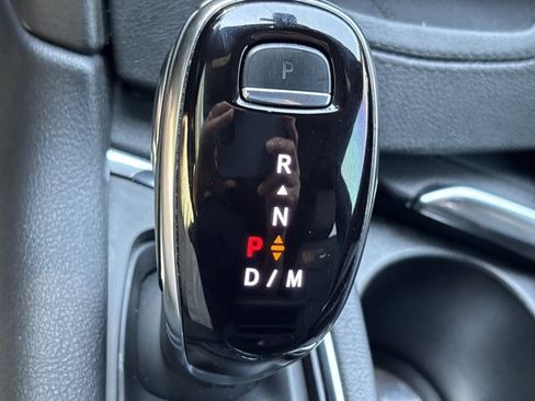 Used 2022 Cadillac XT5 Premium Luxury w/ Technology Package FWD image 38