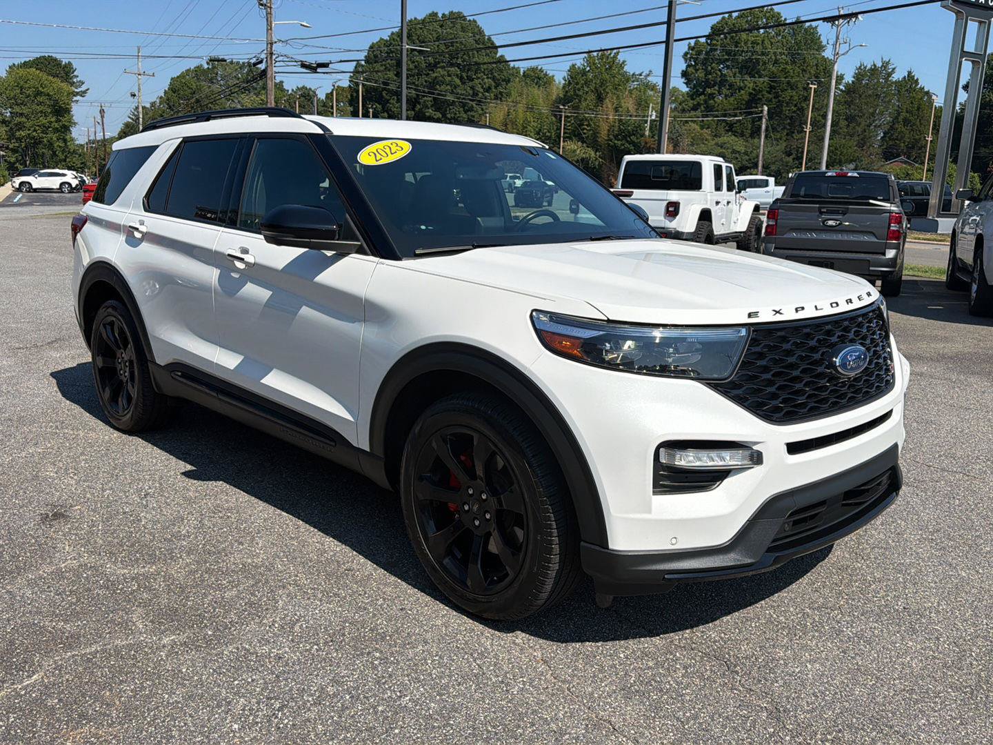 Used 2023 Ford Explorer ST w/ Equipment Group 401A AWD/4WD image 3