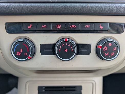 Used 2016 Volkswagen Tiguan S image 20