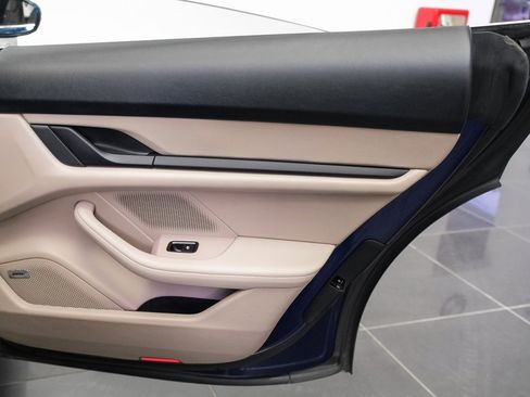 Used 2022 Porsche Taycan 4S image 41