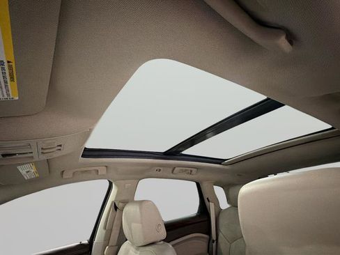 Used 2015 Cadillac SRX Luxury w/ Driver Awareness Package image 32