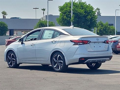 New 2025 Nissan Versa SR w/ Trunk Package image 2
