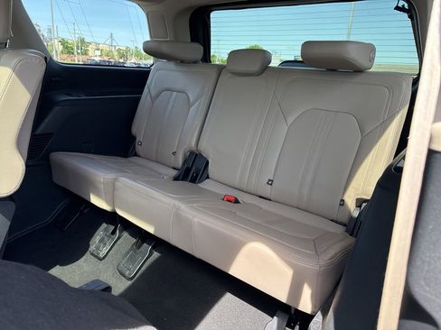 Used 2024 Ford Expedition Limited AWD/4WD image 22