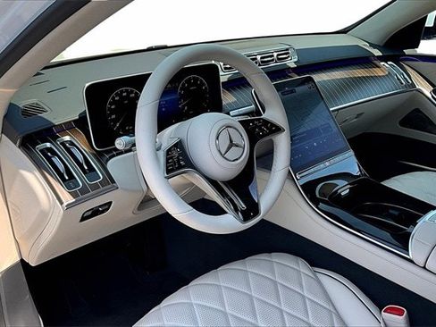 New 2025 Mercedes-Benz S 580 4MATIC Sedan image 8