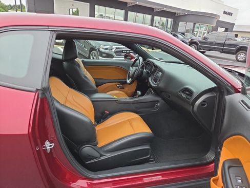 Used 2019 Dodge Challenger SXT w/ Plus Package AWD/4WD image 15