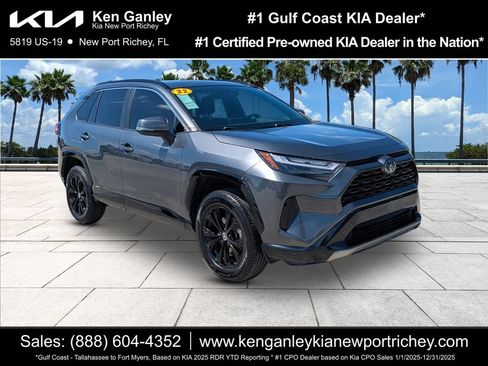 Used 2022 Toyota RAV4 SE AWD/4WD image 1