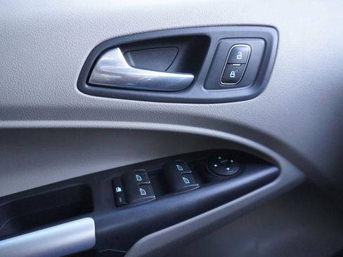 Used 2019 Ford Transit Connect XLT w/ XLT Premium Package image 26