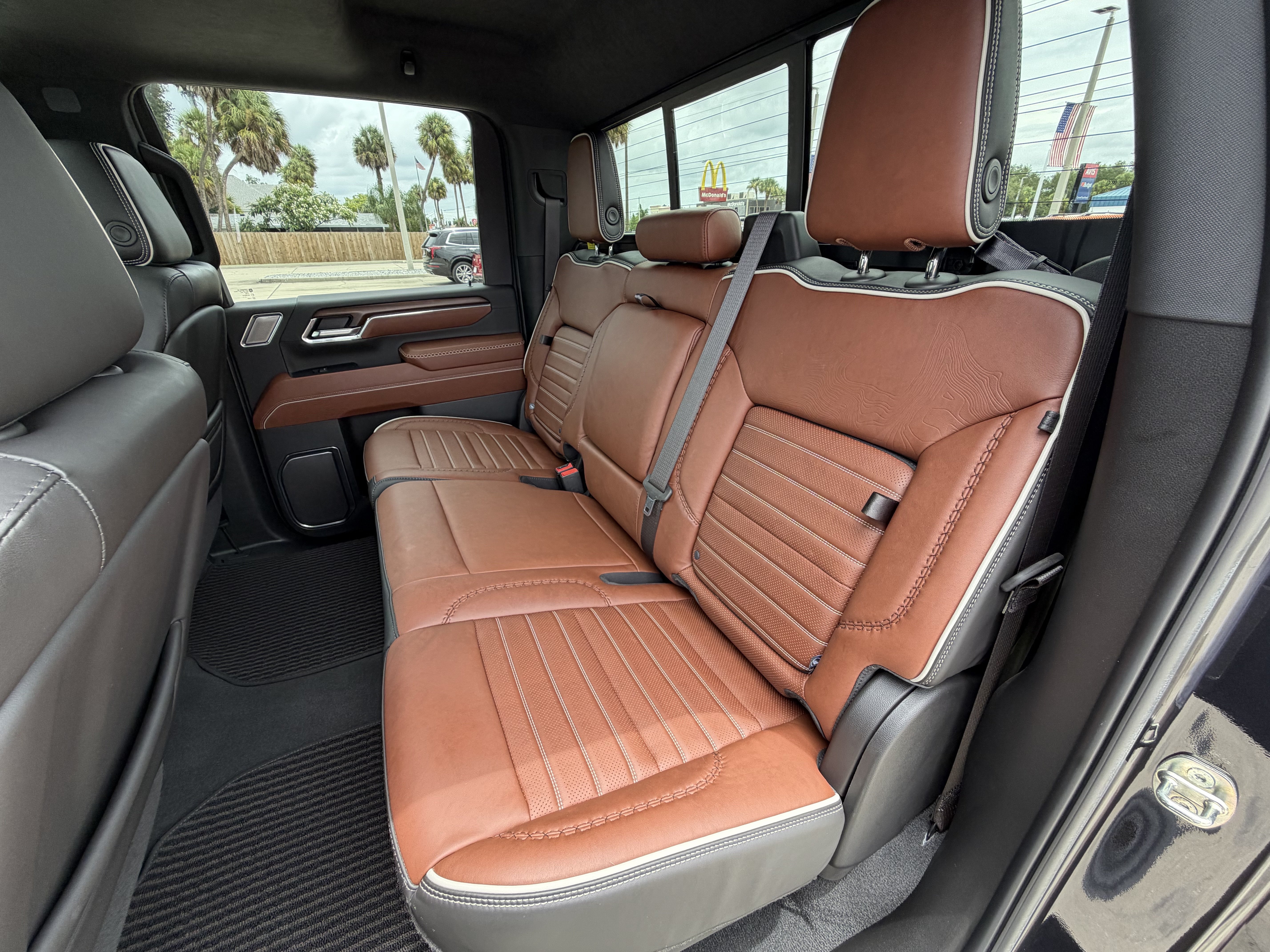 Used 2024 GMC Sierra 3500 Denali Ultimate AWD/4WD image 24