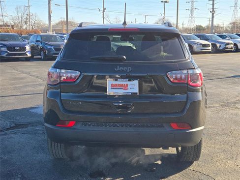 New 2026 Jeep Compass Latitude image 13