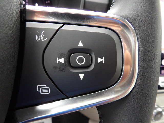 Certified 2024 Volvo XC40 B5 Plus w/ Climate Package AWD/4WD image 20