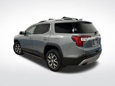 Used 2023 GMC Acadia SLE image 3