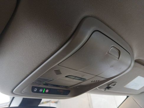 Used 2018 Buick Enclave Essence FWD image 39