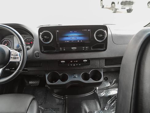Used 2024 Mercedes-Benz Sprinter 2500 image 13