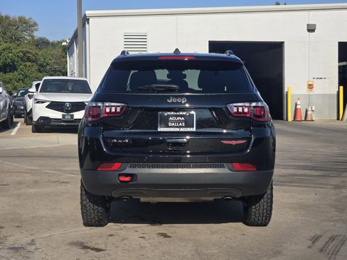 Used 2024 Jeep Compass Trailhawk image 7