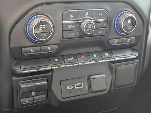 Used 2021 Chevrolet Silverado 1500 LT image 19