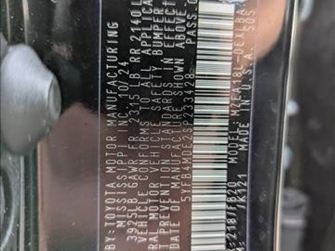 Used 2025 Toyota Corolla LE image 24