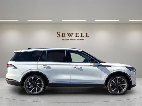New 2026 Lincoln Aviator Reserve image 5